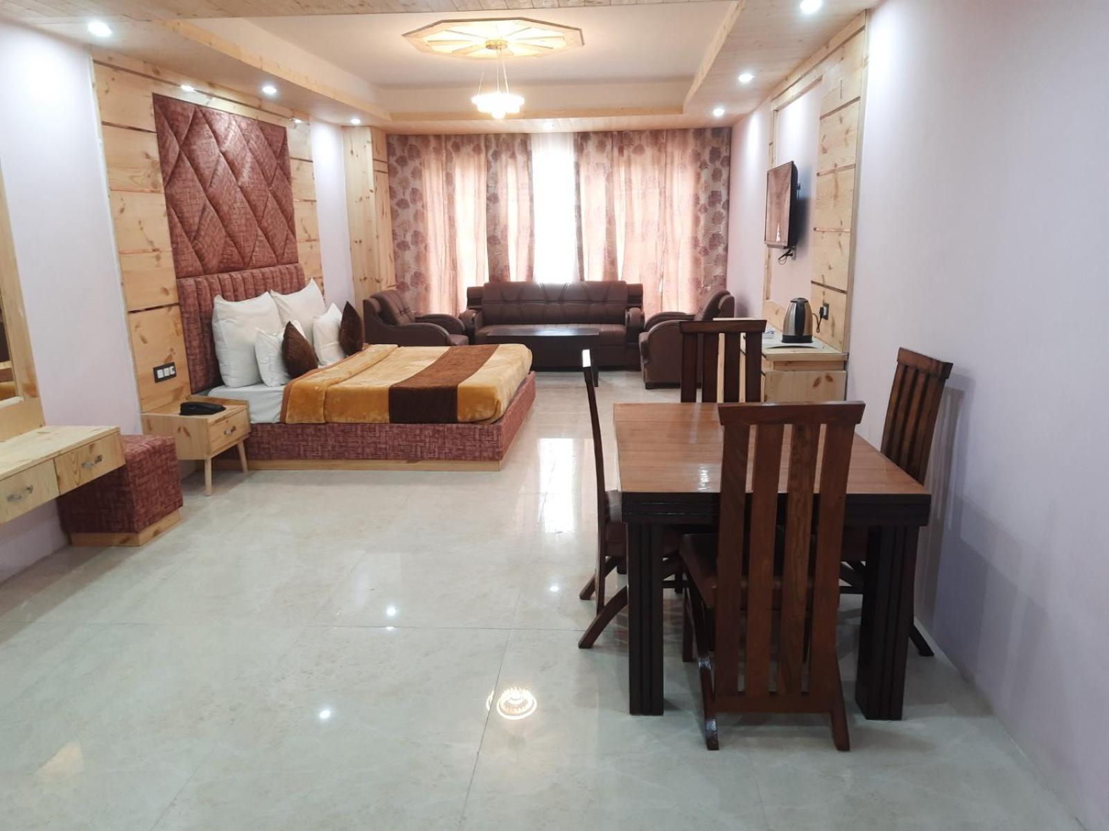 The Royal Grand, Manali Otel Jagatsukh Dış mekan fotoğraf